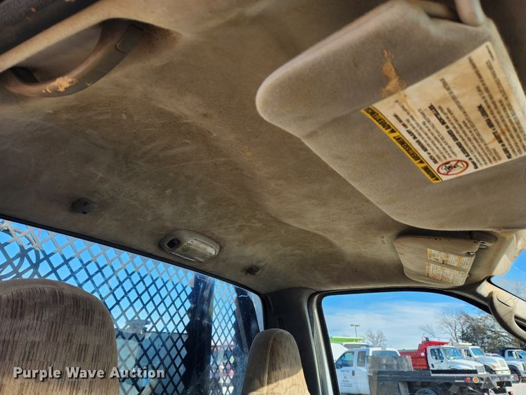 image for item DQ5375 2005 Ford F550 Super Duty XL  flatbed truck