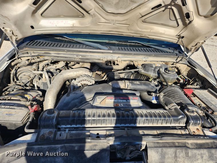 image for item DQ5375 2005 Ford F550 Super Duty XL  flatbed truck