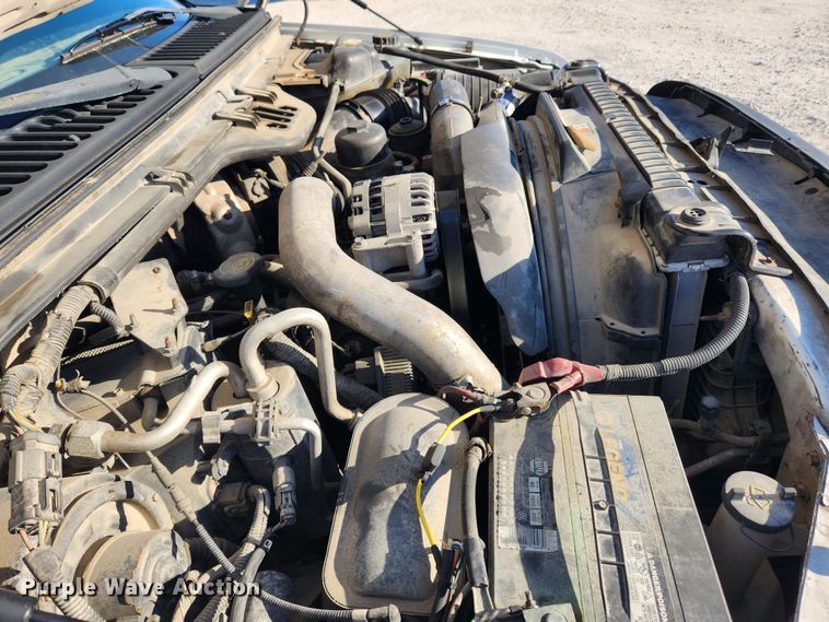 image for item DQ5375 2005 Ford F550 Super Duty XL  flatbed truck