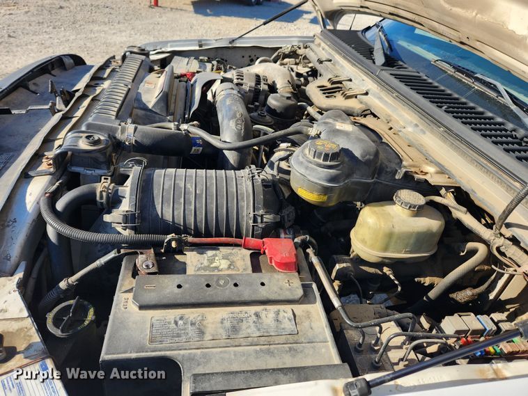 image for item DQ5375 2005 Ford F550 Super Duty XL  flatbed truck