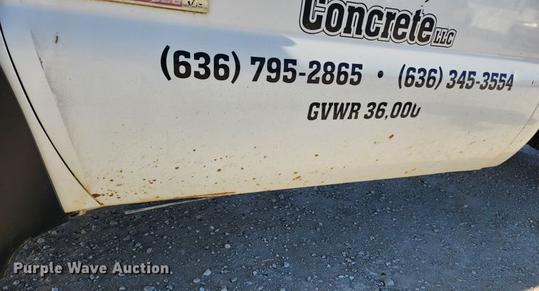 image for item DQ5375 2005 Ford F550 Super Duty XL  flatbed truck