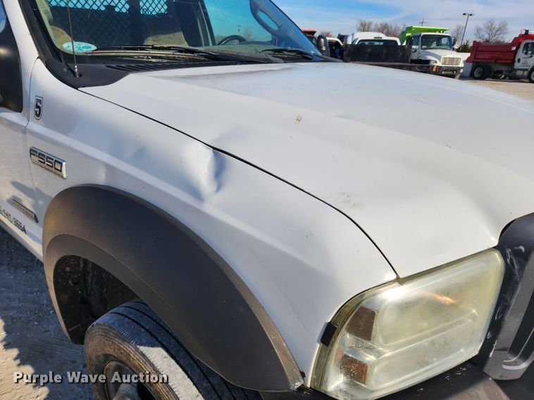 image for item DQ5375 2005 Ford F550 Super Duty XL  flatbed truck