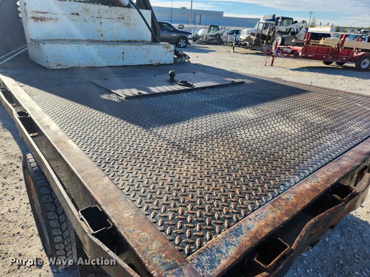 image for item DQ5375 2005 Ford F550 Super Duty XL  flatbed truck