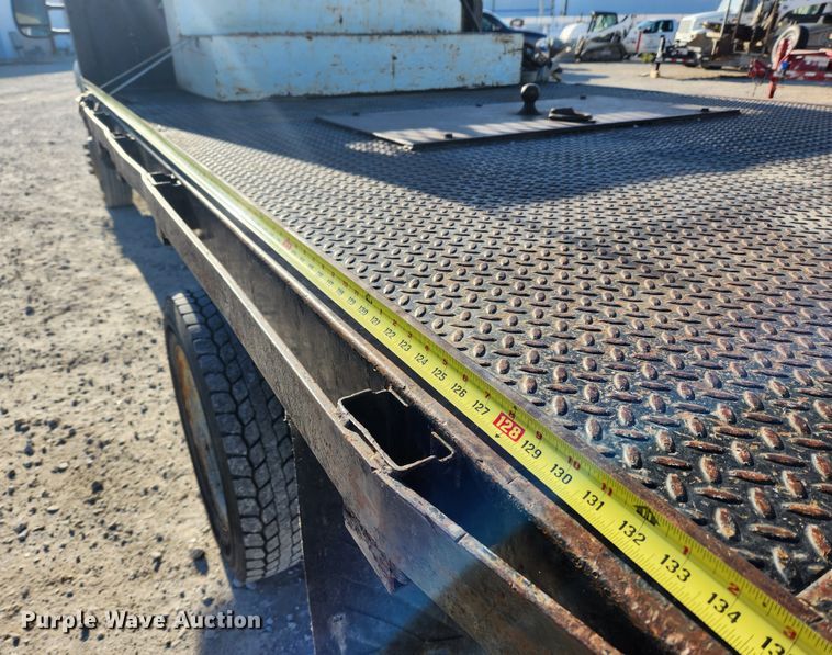 image for item DQ5375 2005 Ford F550 Super Duty XL  flatbed truck