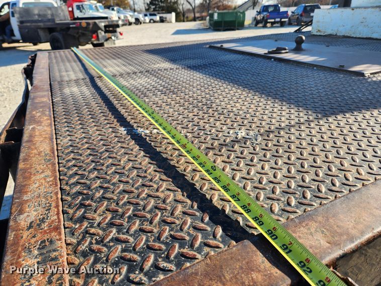 image for item DQ5375 2005 Ford F550 Super Duty XL  flatbed truck