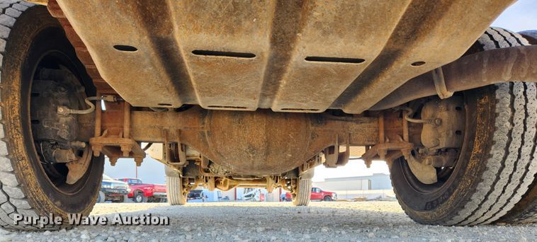 image for item DQ5375 2005 Ford F550 Super Duty XL  flatbed truck