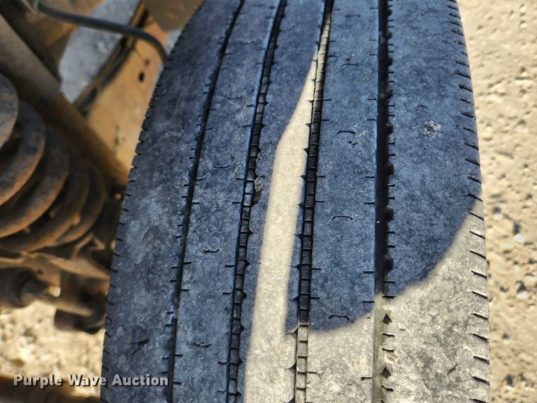 image for item DQ5375 2005 Ford F550 Super Duty XL  flatbed truck