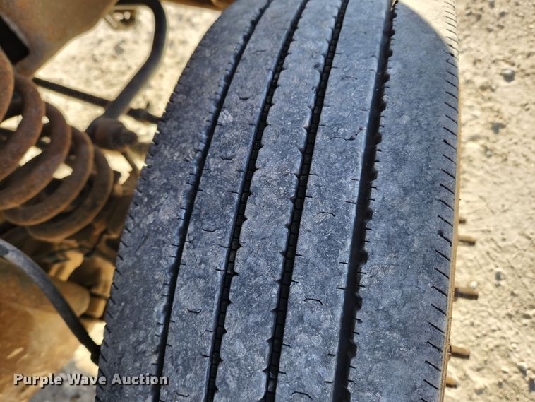 image for item DQ5375 2005 Ford F550 Super Duty XL  flatbed truck