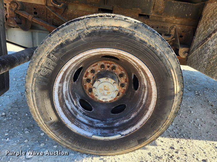 image for item DQ5375 2005 Ford F550 Super Duty XL  flatbed truck