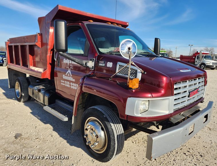 image for item DQ5376 2004 GMC C5500  dump truck