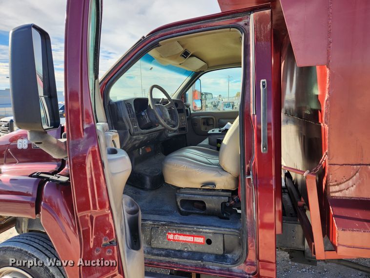 image for item DQ5376 2004 GMC C5500  dump truck