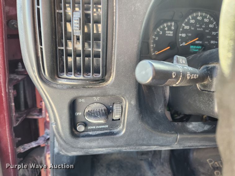 image for item DQ5376 2004 GMC C5500  dump truck