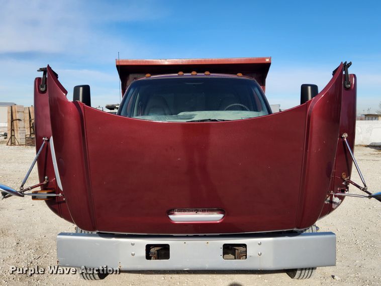 image for item DQ5376 2004 GMC C5500  dump truck