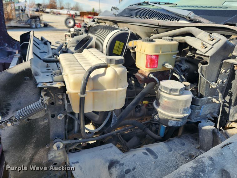 image for item DQ5376 2004 GMC C5500  dump truck