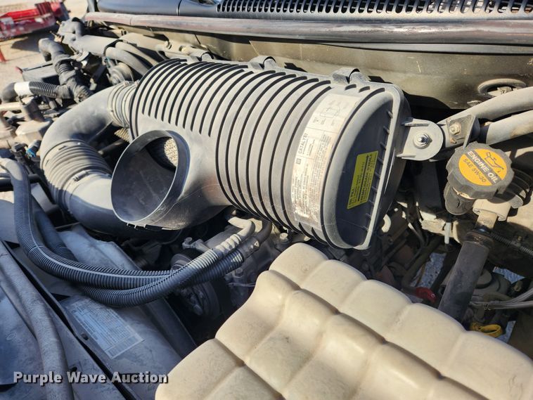 image for item DQ5376 2004 GMC C5500  dump truck