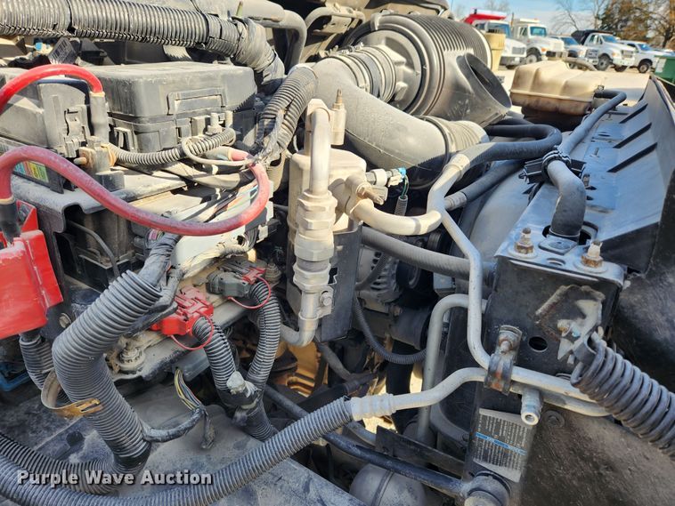 image for item DQ5376 2004 GMC C5500  dump truck