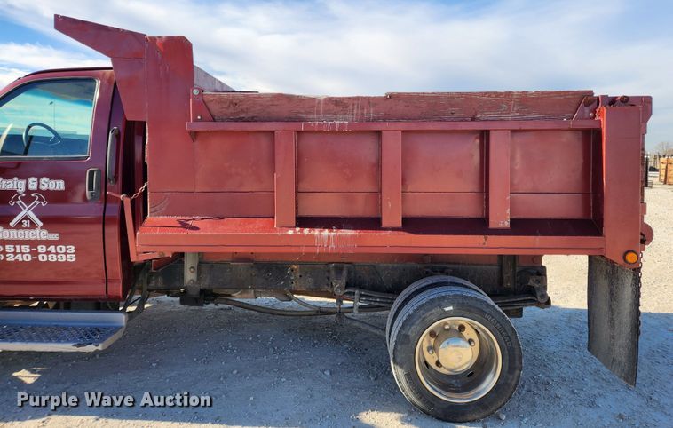 image for item DQ5376 2004 GMC C5500  dump truck