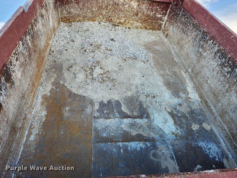 image for item DQ5376 2004 GMC C5500  dump truck