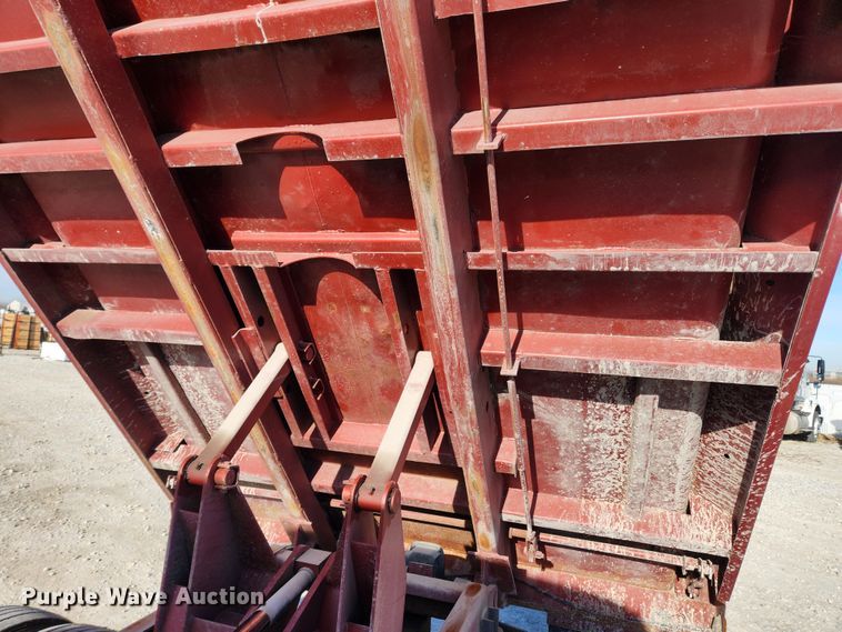 image for item DQ5376 2004 GMC C5500  dump truck