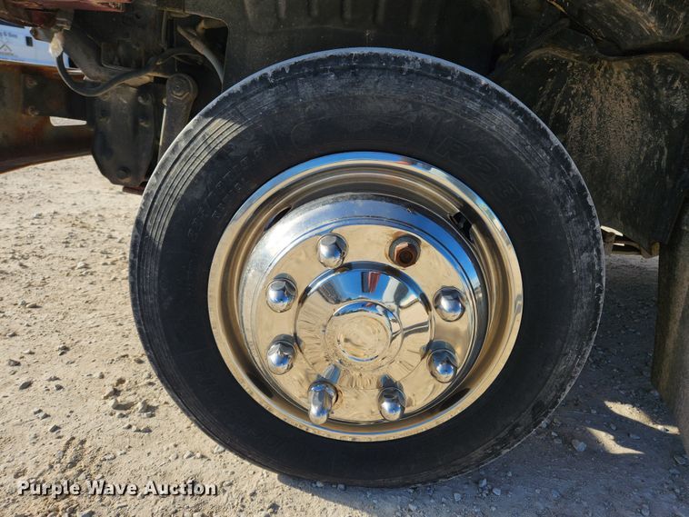 image for item DQ5376 2004 GMC C5500  dump truck