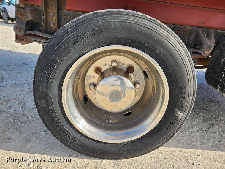 image for item DQ5376 2004 GMC C5500  dump truck