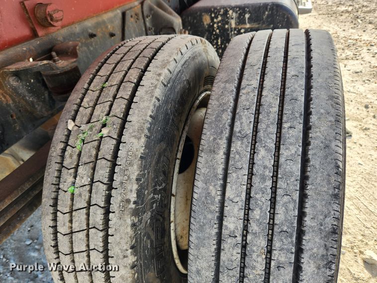 image for item DQ5376 2004 GMC C5500  dump truck