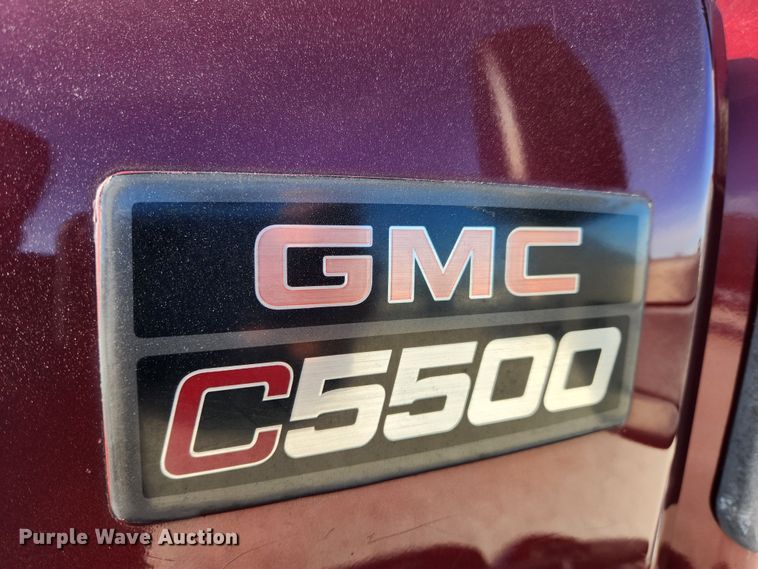 image for item DQ5376 2004 GMC C5500  dump truck