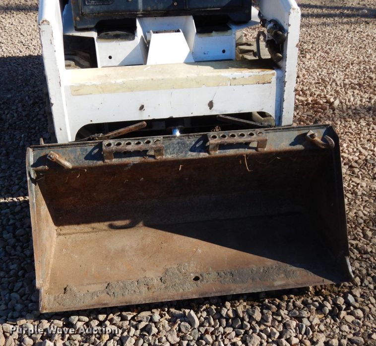 image for item DQ7267 1995 Bobcat 553  skid steer loader