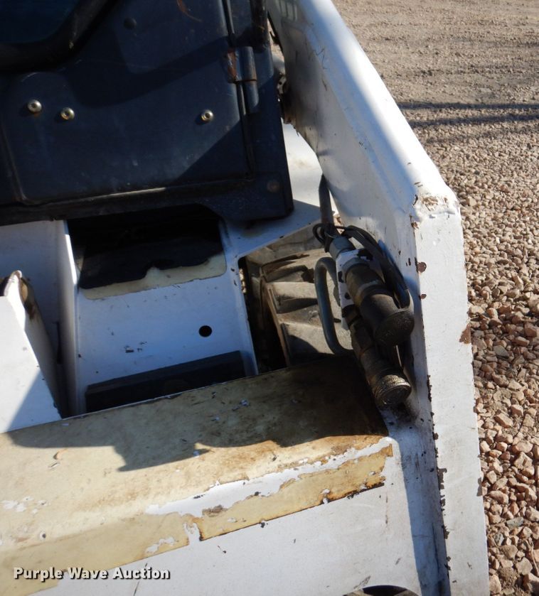 image for item DQ7267 1995 Bobcat 553  skid steer loader