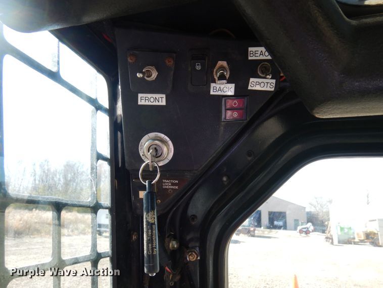 image for item DQ7267 1995 Bobcat 553  skid steer loader