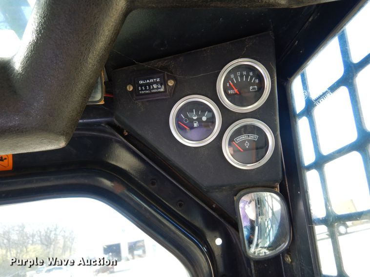 image for item DQ7267 1995 Bobcat 553  skid steer loader