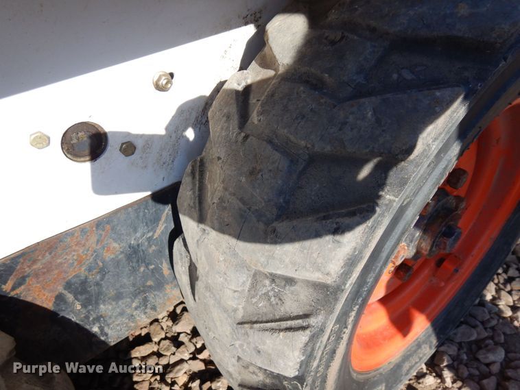 image for item DQ7267 1995 Bobcat 553  skid steer loader