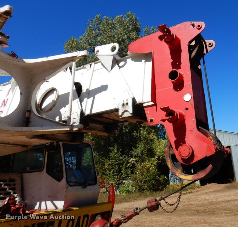 image for item DR0543 1981 Grove 8465G  crane