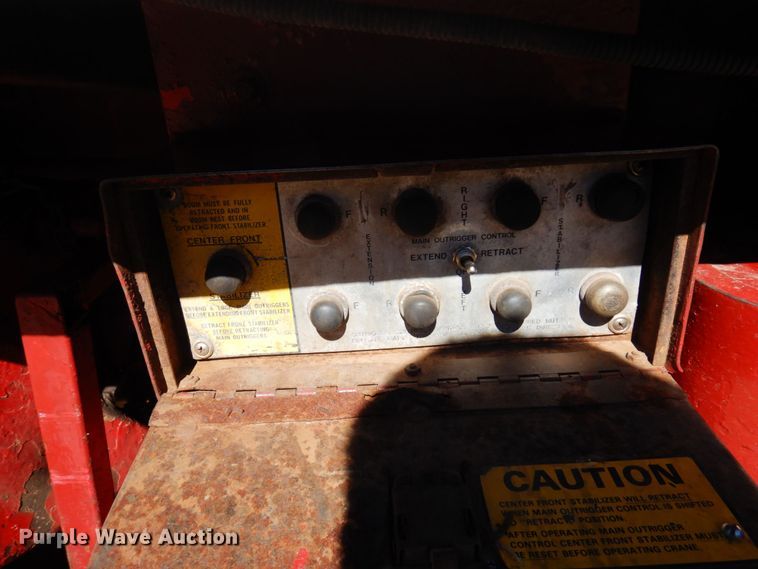 image for item DR0543 1981 Grove 8465G  crane