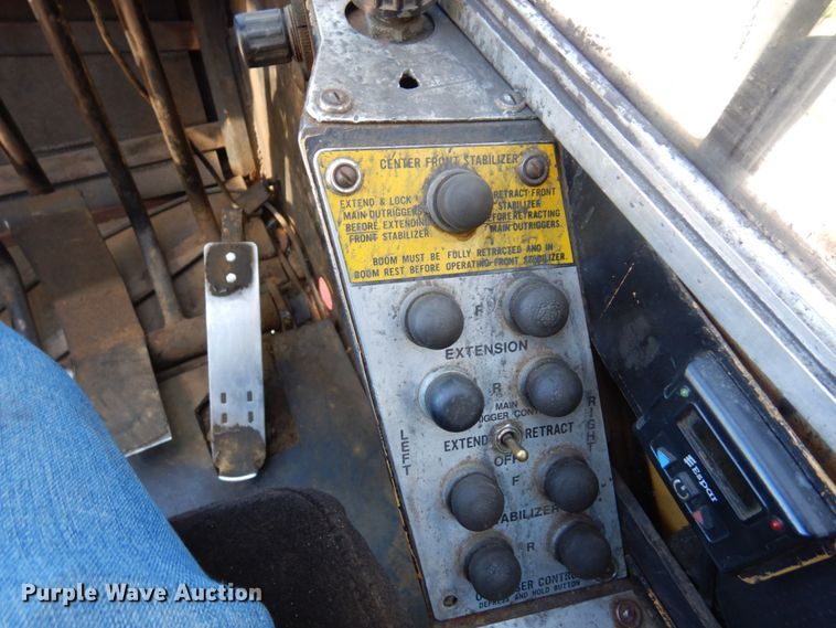 image for item DR0543 1981 Grove 8465G  crane