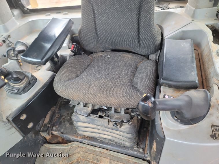 image for item DR3370 2012 Caterpillar D8T  dozer