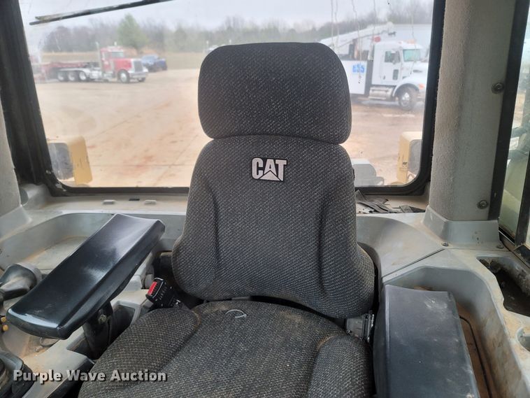 image for item DR3370 2012 Caterpillar D8T  dozer