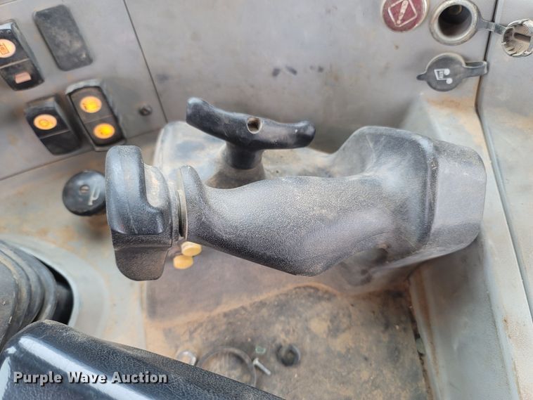 image for item DR3370 2012 Caterpillar D8T  dozer