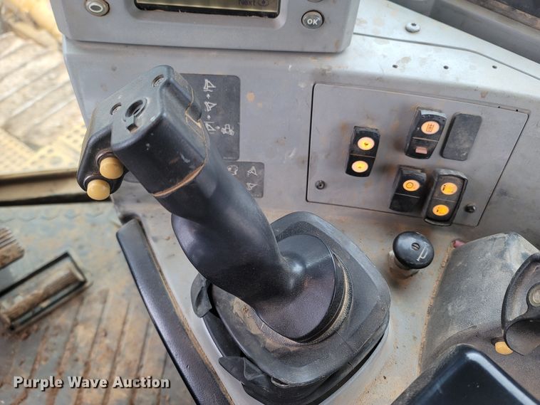 image for item DR3370 2012 Caterpillar D8T  dozer