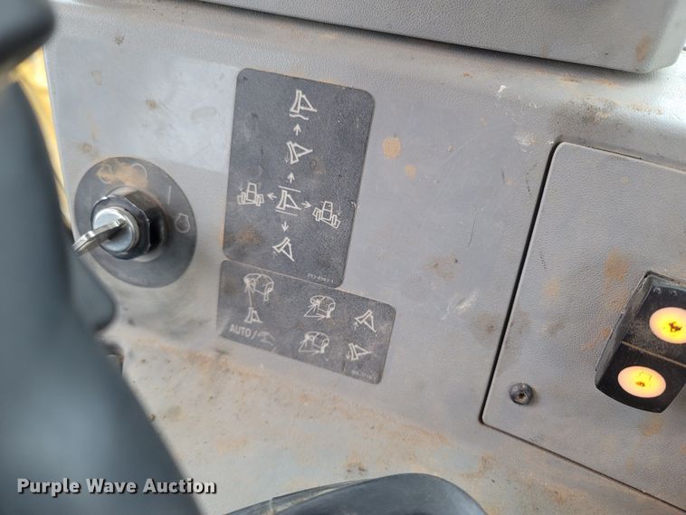 image for item DR3370 2012 Caterpillar D8T  dozer