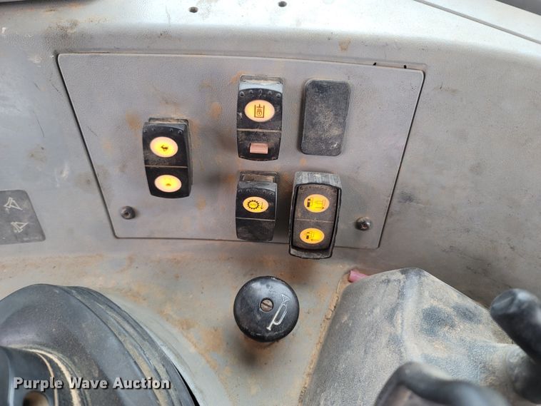 image for item DR3370 2012 Caterpillar D8T  dozer