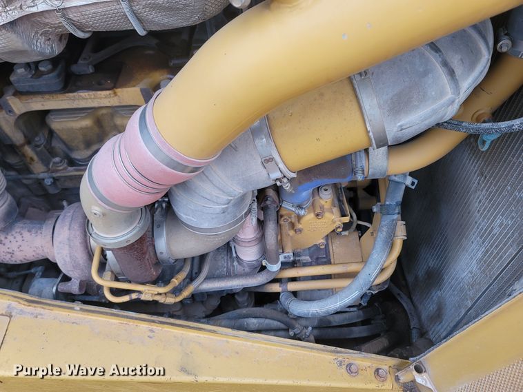 image for item DR3370 2012 Caterpillar D8T  dozer