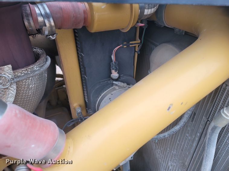 image for item DR3370 2012 Caterpillar D8T  dozer