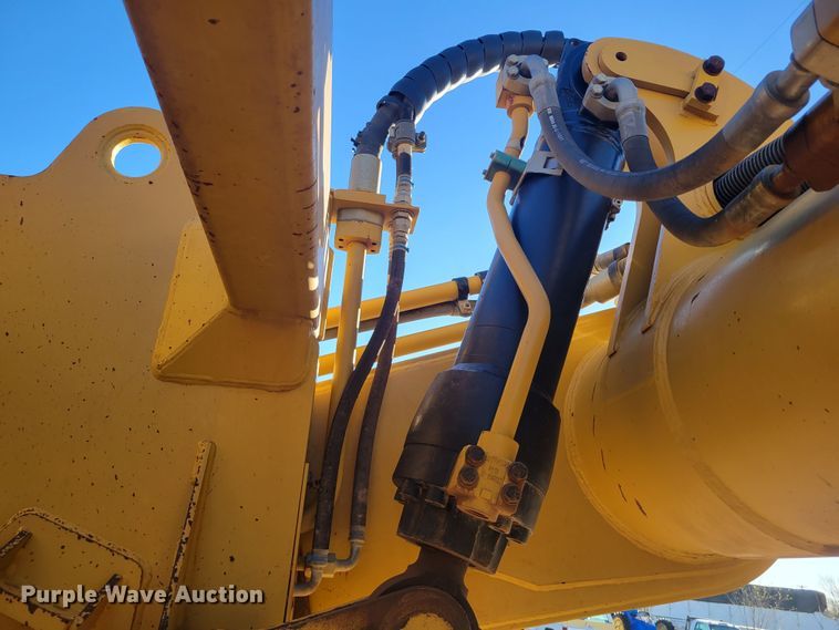 image for item DR5505 2013 Caterpillar 623H elevating scraper