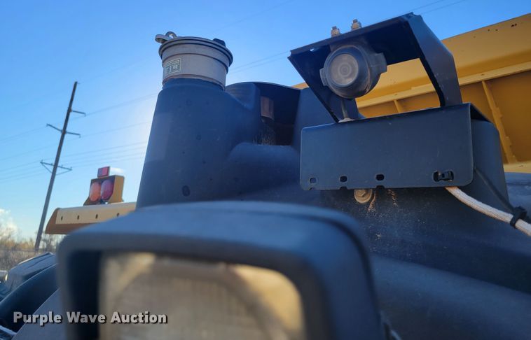 image for item DR5505 2013 Caterpillar 623H elevating scraper