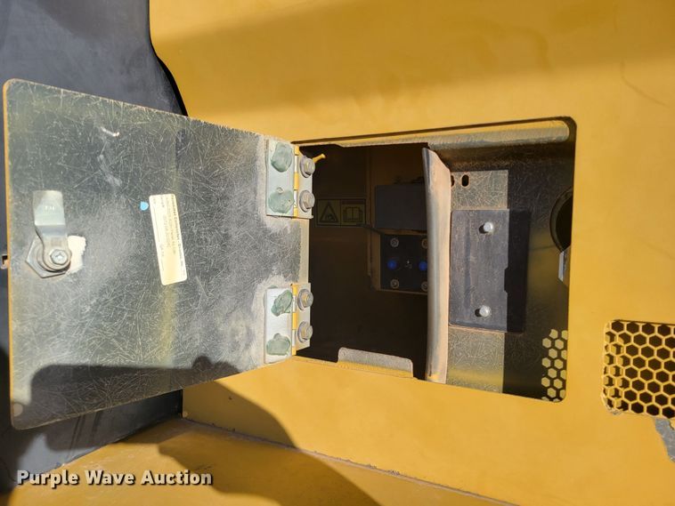 image for item DR5505 2013 Caterpillar 623H elevating scraper