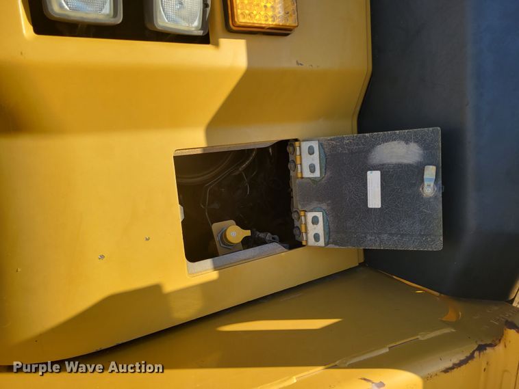 image for item DR5505 2013 Caterpillar 623H elevating scraper