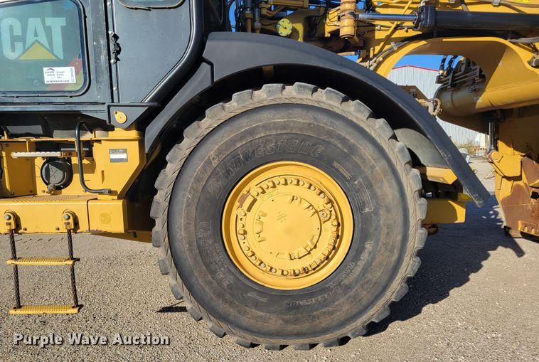 image for item DR5505 2013 Caterpillar 623H elevating scraper