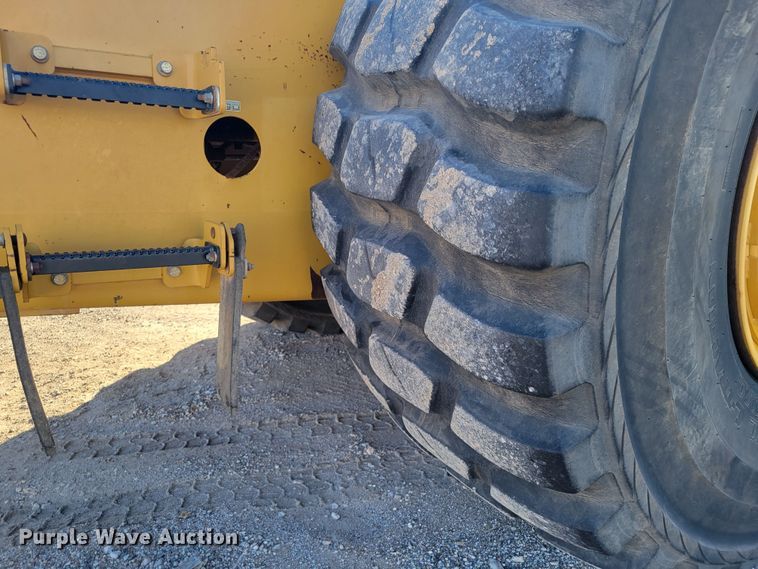 image for item DR5505 2013 Caterpillar 623H elevating scraper