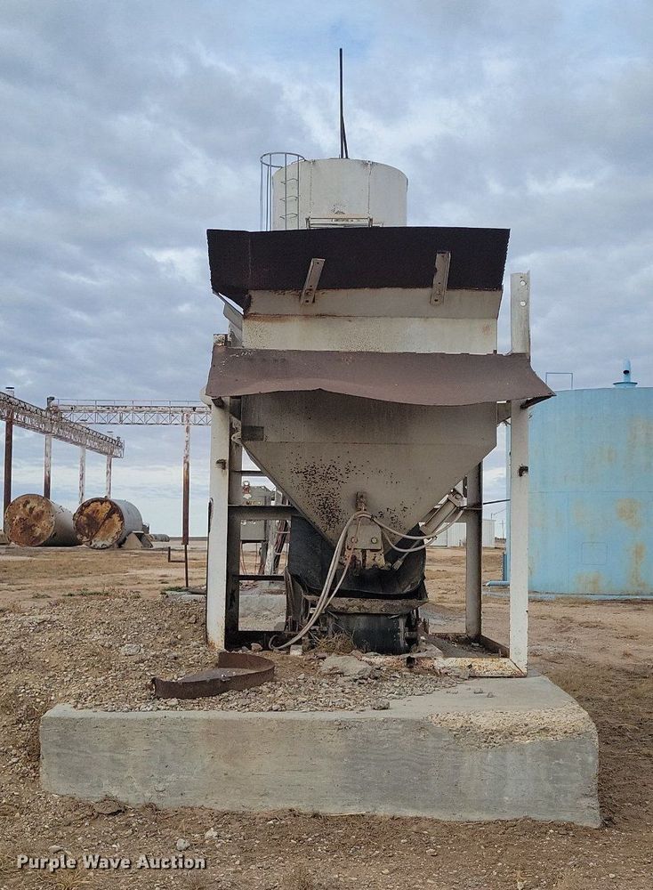 image for item DR5506 Caprock Mixer & Equipment  concrete batch plant